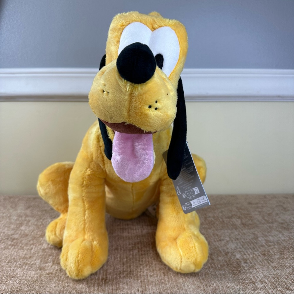 Disney Parks NWT Medium Pluto/Dog Plush With Collar